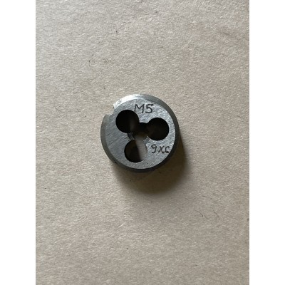 Плашка М 5×0,8 мм для метрической резьбы 9ХС