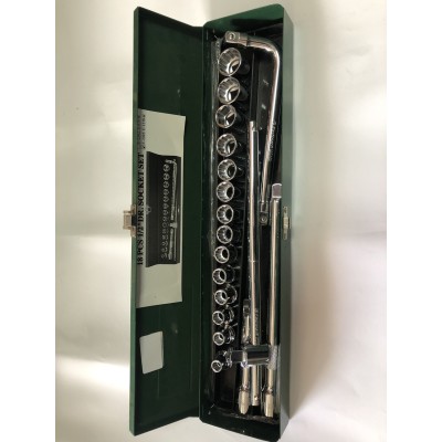 Набір торцевих шестигранних головок 1/2″ 8, 9, 10, 11, 12, 13, 14, 15, 16, 17, 18, 19, 21, 22 мм Eastman 18 предметів у металевому кейсі