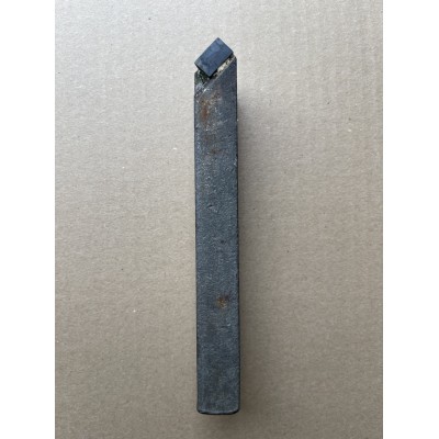 Різець токарний прохідний прямий 32×20×170 мм Т15К6