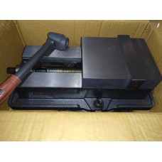 Тиски станочные высокоточные поворотные ТМ-100П с зажимной частью 100 мм