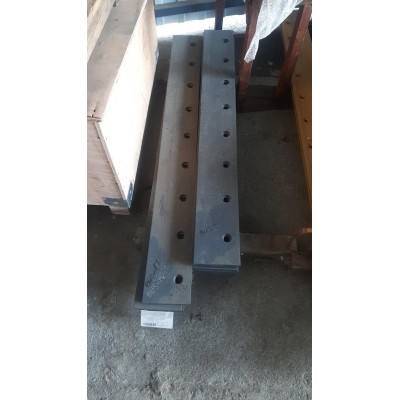 Нож грейдерный плоский 1370×150×20 мм 9 отверстий М16