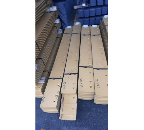 Нож грейдерный 1828×203×19 мм 13 отверстий М20 Нож грейдерный 1828×203×19 мм 13 отверстий М20