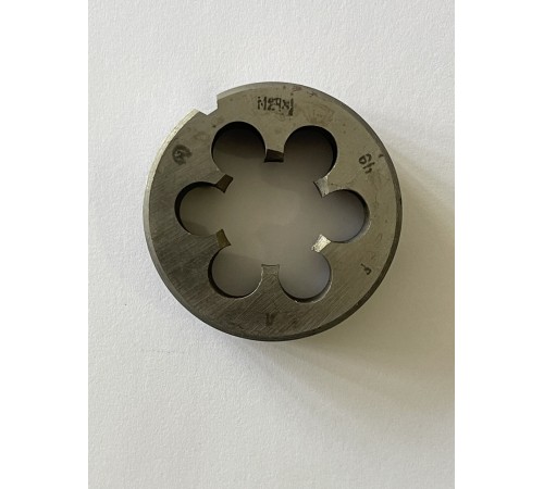 Плашка М 24х1,0мм для метрической резьбы 9ХС Плашка М 24х1,0мм для метрической резьбы 9ХС