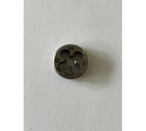 Плашка М 6x1,0мм для метричного різьблення 9ХС ліва Плашка М 6x1,0мм для метричного різьблення 9ХС ліва