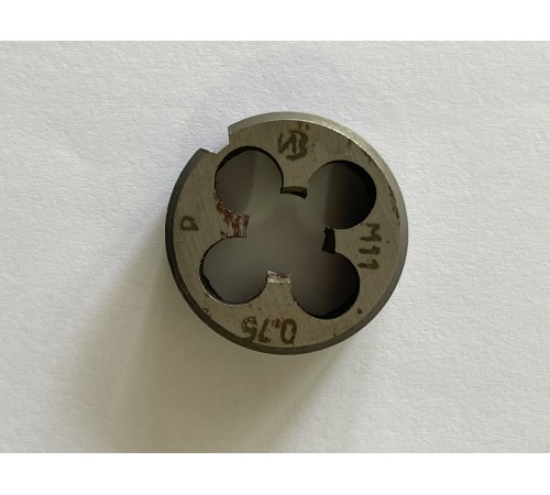 Плашка М 11x0,75мм для метрической резьбы 9ХС Плашка М 11x0,75мм для метрической резьбы 9ХС