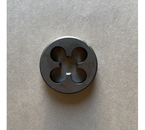 Плашка М 12,0х1,75мм для метрической резьбы 9ХС Плашка М 12,0х1,75мм для метрической резьбы 9ХС