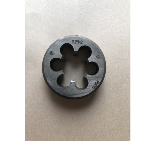 Плашка М 24х2,0мм для метрической резьбы Р6М5 Плашка М 24х2,0мм для метрической резьбы Р6М5