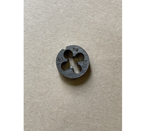 Плашка М 6х0, 75мм для метричної різьби 9ХС Плашка М 6х0, 75мм для метричної різьби 9ХС