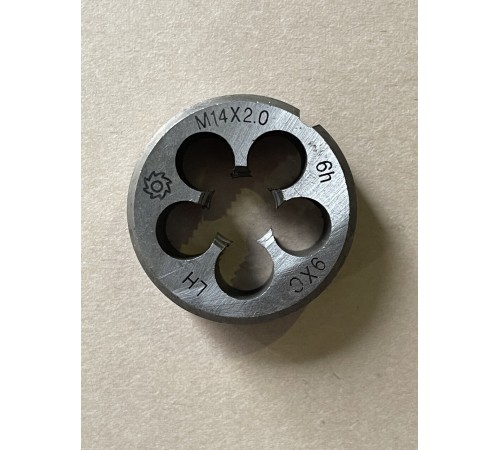 Плашка М 14×2,0мм для метричного різьблення 9ХС ліва Плашка М 14×2,0мм для метричного різьблення 9ХС ліва