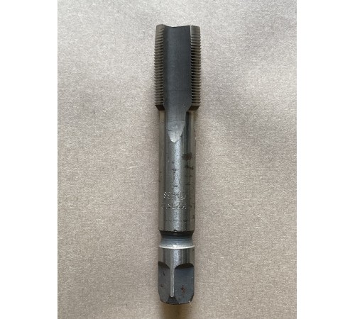 Мітчик М/Р 20х1,0мм для наскрізних отворів Мітчик М/Р 20х1,0мм для наскрізних отворів