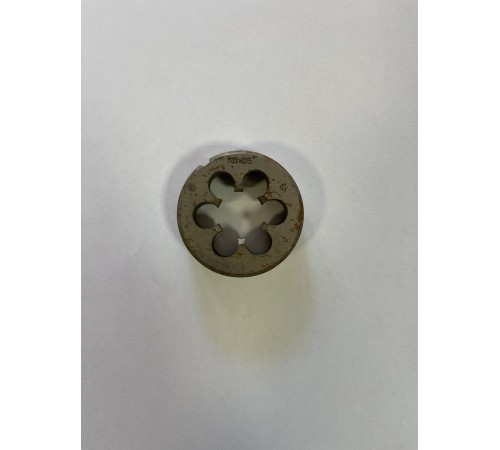 Плашка М 22х0,75мм для метрической резьбы 9ХС Плашка М 22х0,75мм для метрической резьбы 9ХС