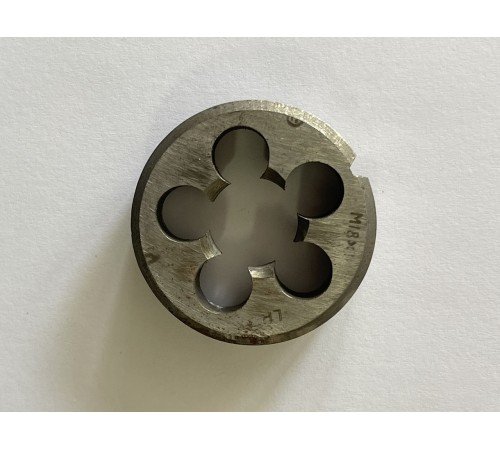 Плашка М 18x1,0мм для метрической резьбы левая 9ХС Плашка М 18x1,0мм для метрической резьбы левая 9ХС