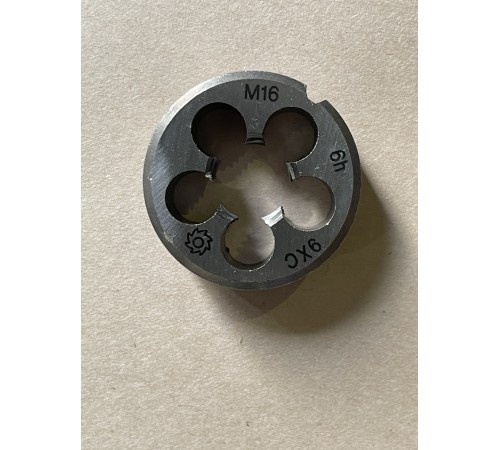 Плашка М 16х2,0мм для метричного різьблення 9ХС Плашка М 16х2,0мм для метричного різьблення 9ХС