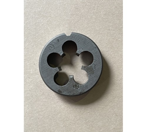 Плашка М 14х0,75мм для метрической резьбы 9ХС Плашка М 14х0,75мм для метрической резьбы 9ХС