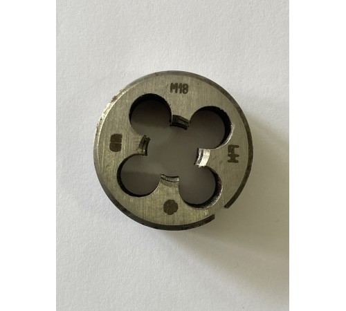 Плашка М 18x2,5мм для метричного різьблення 9ХС ліва Плашка М 18x2,5мм для метричного різьблення 9ХС ліва