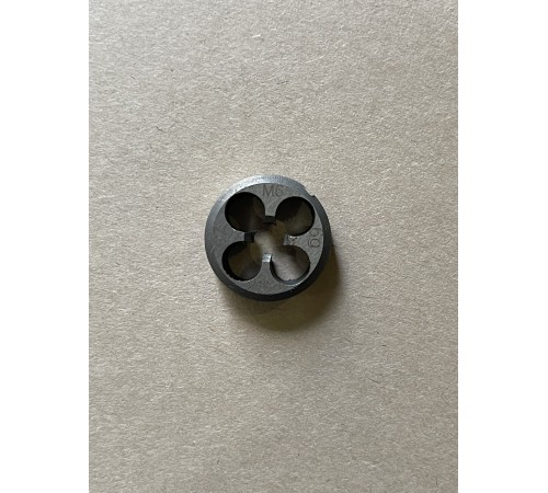 Плашка М 6х1,0мм для метрической резьбы 9ХС Плашка М 6х1,0мм для метрической резьбы 9ХС