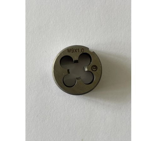 Плашка М 9х1,0мм для метрической резьбы 9ХС Плашка М 9х1,0мм для метрической резьбы 9ХС