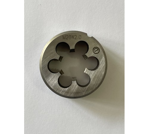 Плашка М 20х2,0мм для метрической резьбы 9ХС Плашка М 20х2,0мм для метрической резьбы 9ХС